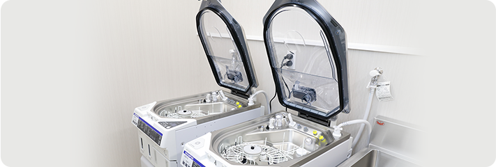 オリンパス社の内視鏡洗浄消毒装置「OER-5」を2台完備しており、洗浄を徹底